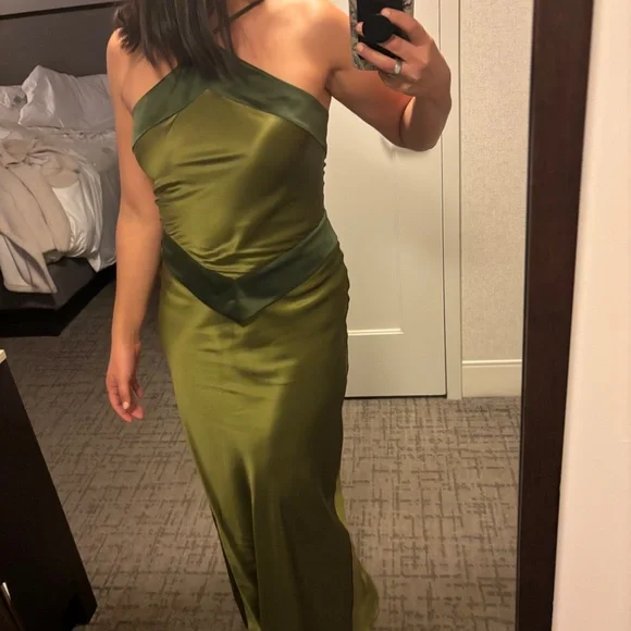 Reformation Jillian Dress pear size 6 - Picture 6 of 7